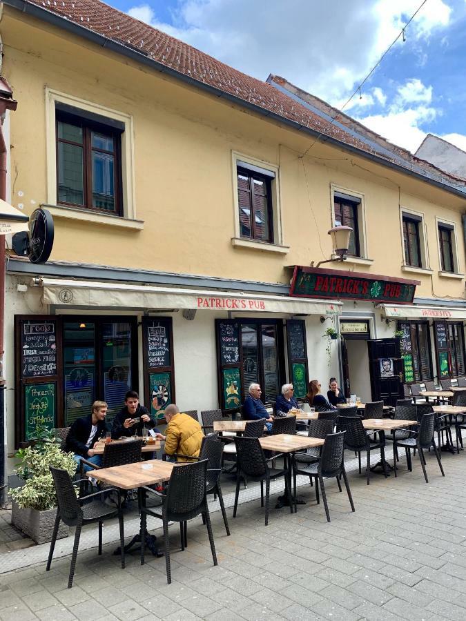 Patrick'S Pub Hotel Maribor Exterior photo